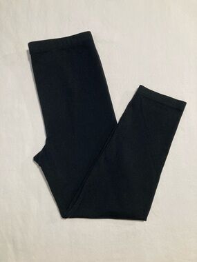 Danskin Black Capri Leggings (Item No. C33)